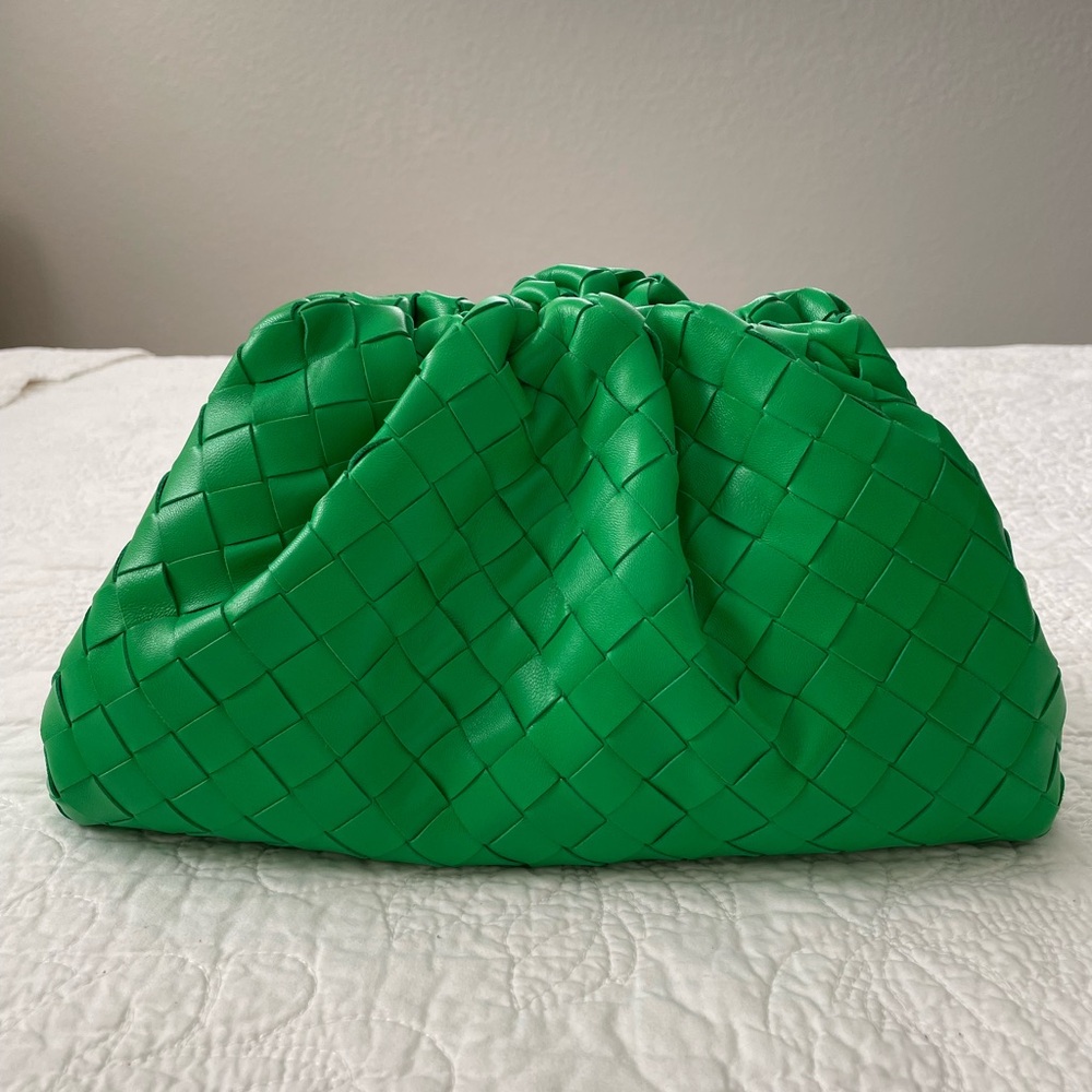 Brand NWT Bottega Veneta Teen Intrecciato Leather Pouch/Clutch in Parakeet Color - Picture 2 of 14
